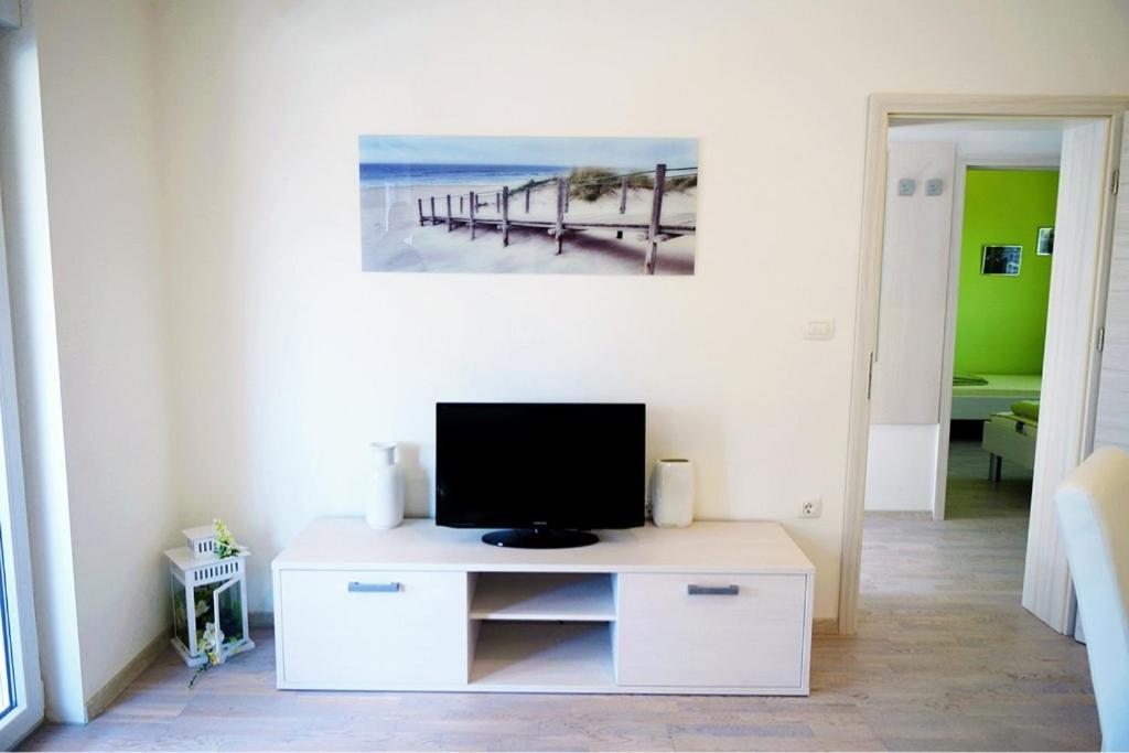 Leona Apartment Pula Luaran gambar