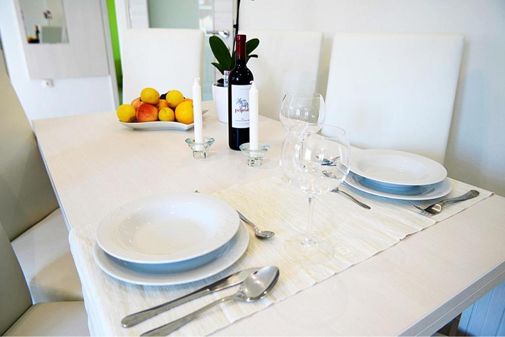 Leona Apartment Pula Luaran gambar